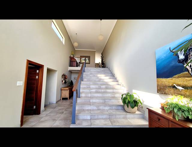 4 BEDROOM FREEHOLD FOR SALE IN SABLE HILLS